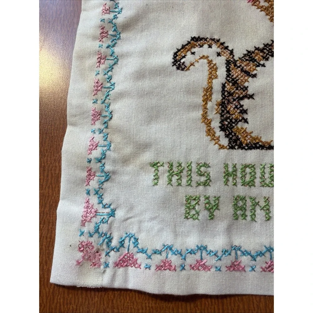Vtg Cross Stitcg Embroidery 1950's Cat Design 10.5